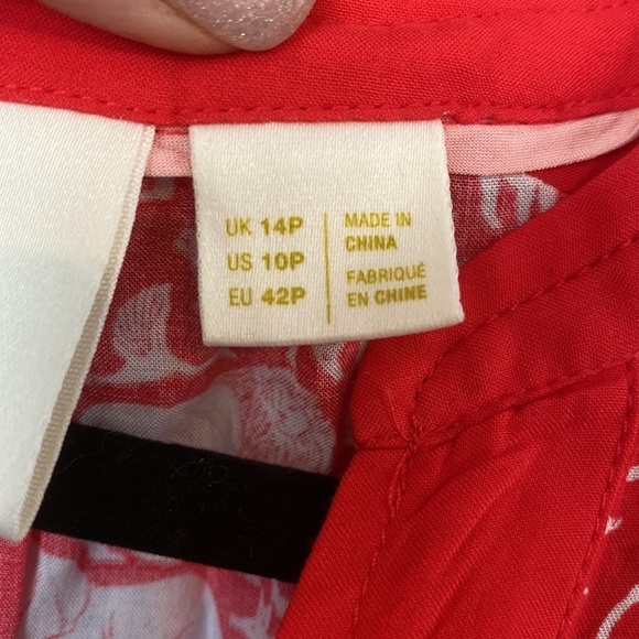 Anthropologie Maeve Red & White Animal Print Top - Size 10P - Picture 5 of 8